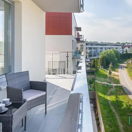 Apartment Z Garazem! -rybacka Przy Sciezce Rowerowej Kolobrzeg